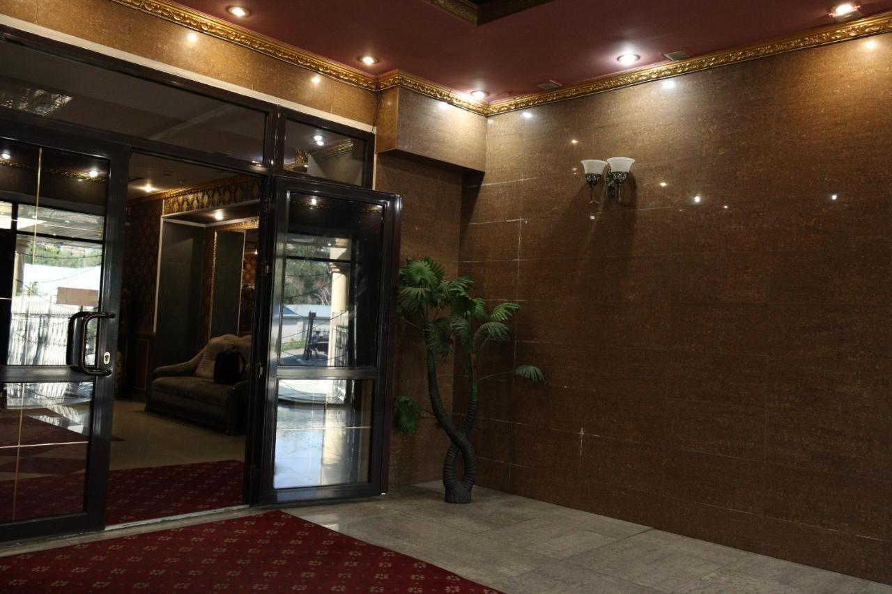 Rahat Palace Hotel Semey Ngoại thất bức ảnh